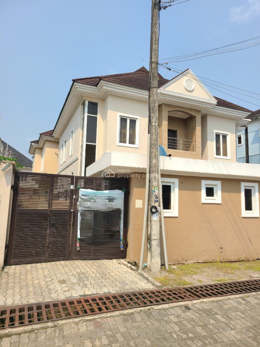 Spacious 3 Bedrooms Semi Detached Duplex with 1 Bq, Chevron Drive, Lekki, Lagos, Semi-detached Duplex for Rent