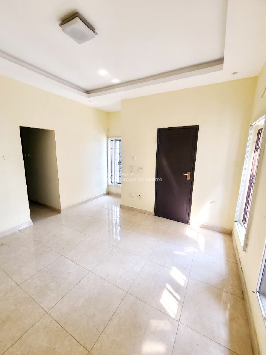 Spacious 3 Bedrooms Semi Detached Duplex with 1 Bq, Chevron Drive, Lekki, Lagos, Semi-detached Duplex for Rent