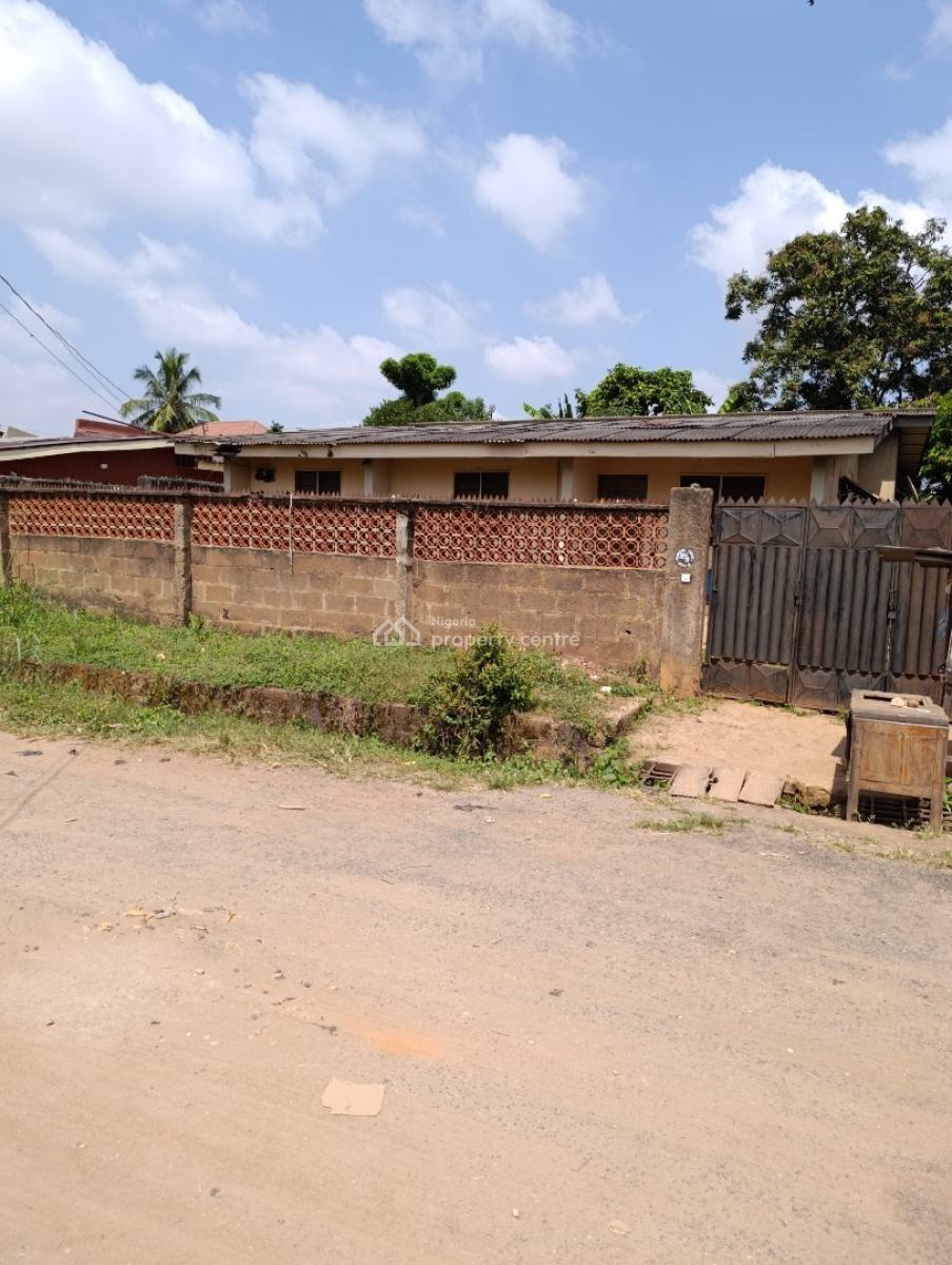 Twin Flat of 3 Bedroom with Room & Parlour Self Contain on 605sqm, Olubadan Estate, Alakia, Ibadan, Oyo, Block of Flats for Sale