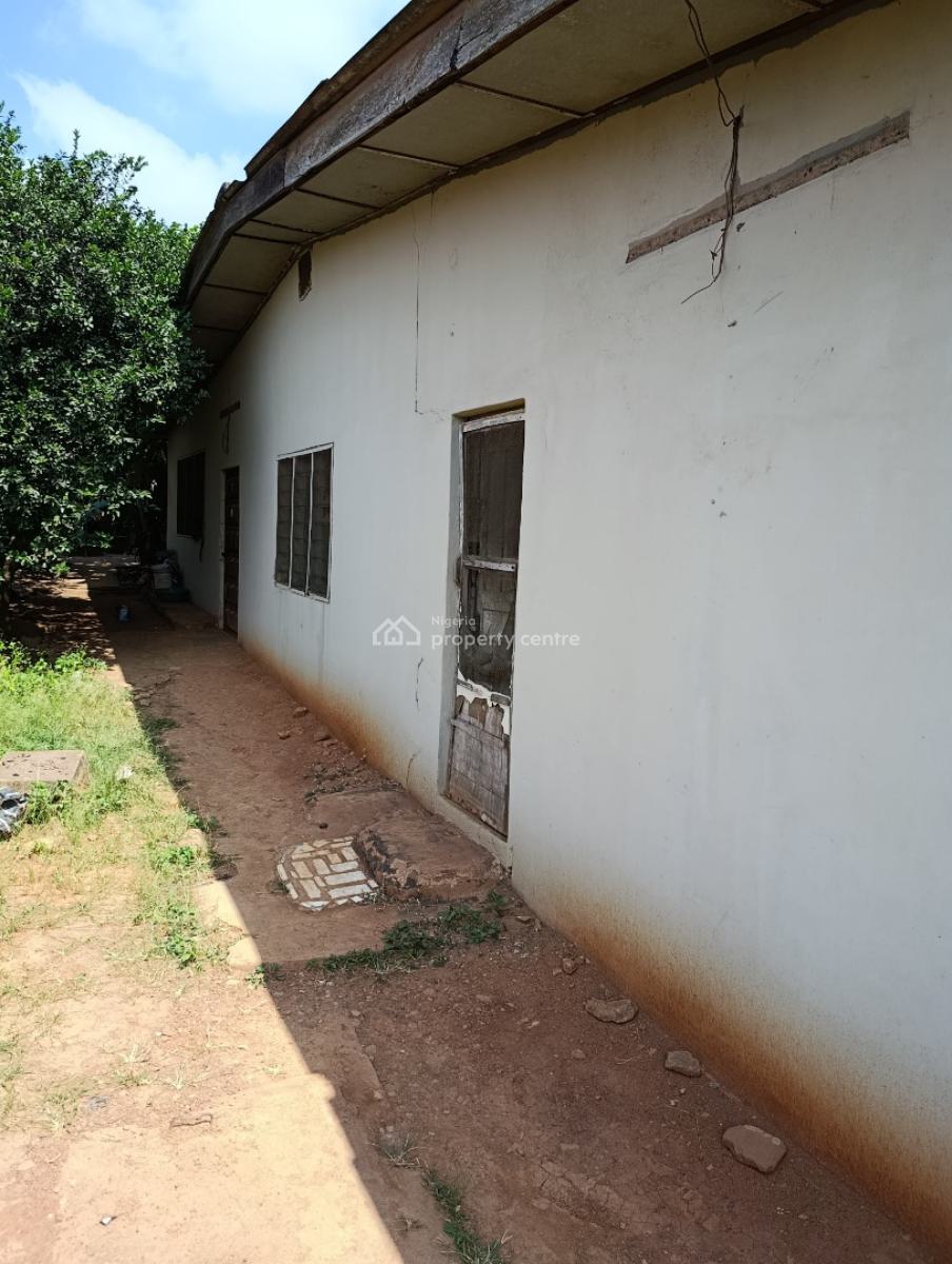 Twin Flat of 3 Bedroom with Room & Parlour Self Contain on 605sqm, Olubadan Estate, Alakia, Ibadan, Oyo, Block of Flats for Sale