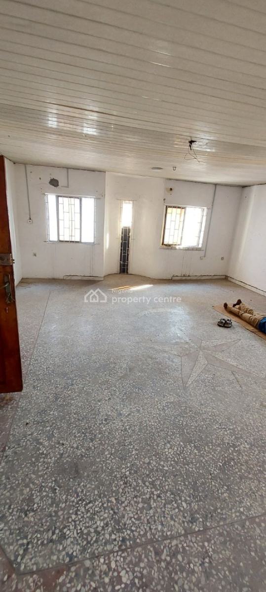 Spacious 3 Bedroom Flat Upstairs, Agungi, Lekki, Lagos, Flat / Apartment for Rent
