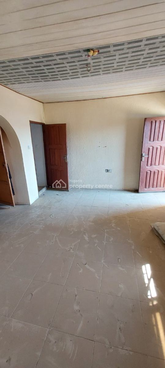 Spacious 3 Bedroom Flat Upstairs, Agungi, Lekki, Lagos, Flat / Apartment for Rent