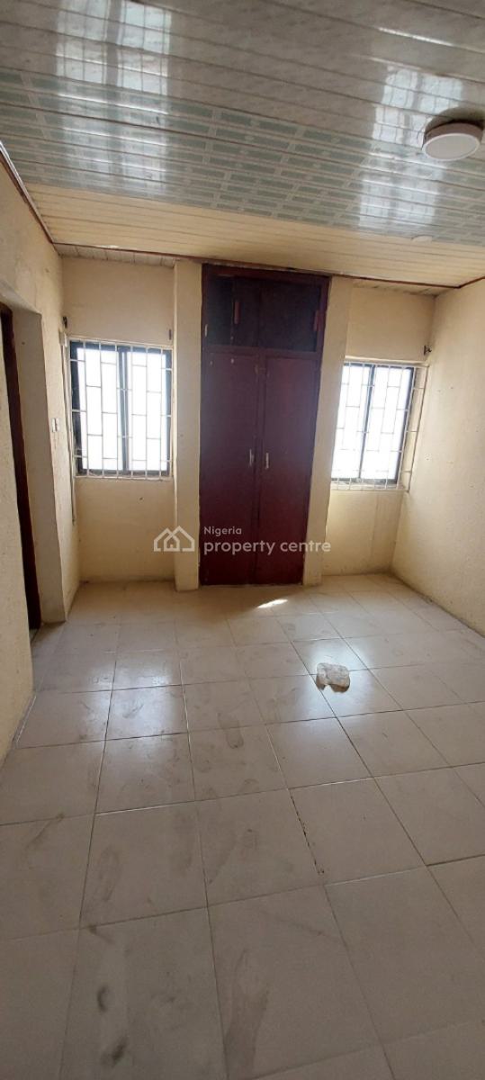 Spacious 3 Bedroom Flat Upstairs, Agungi, Lekki, Lagos, Flat / Apartment for Rent