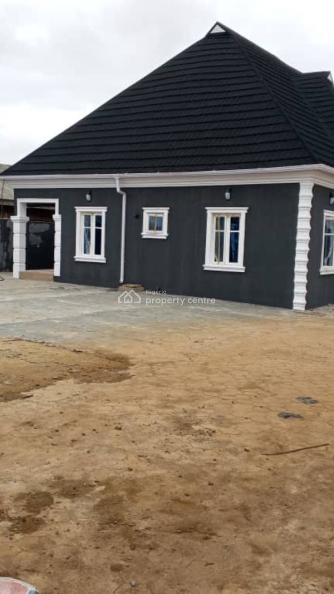 5 Bedrooms, 5 Bathrooms Bungalow Fully Detached, Cpi Bus Stop, Gberigbe, Ikorodu, Lagos, Detached Bungalow for Sale