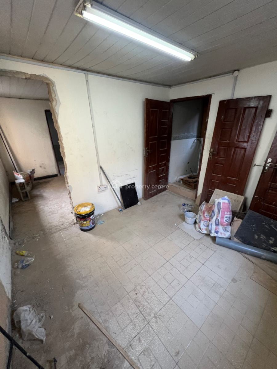 2-bedroom Bq, Dolphin Estate, Ikoyi, Lagos, Flat / Apartment for Rent