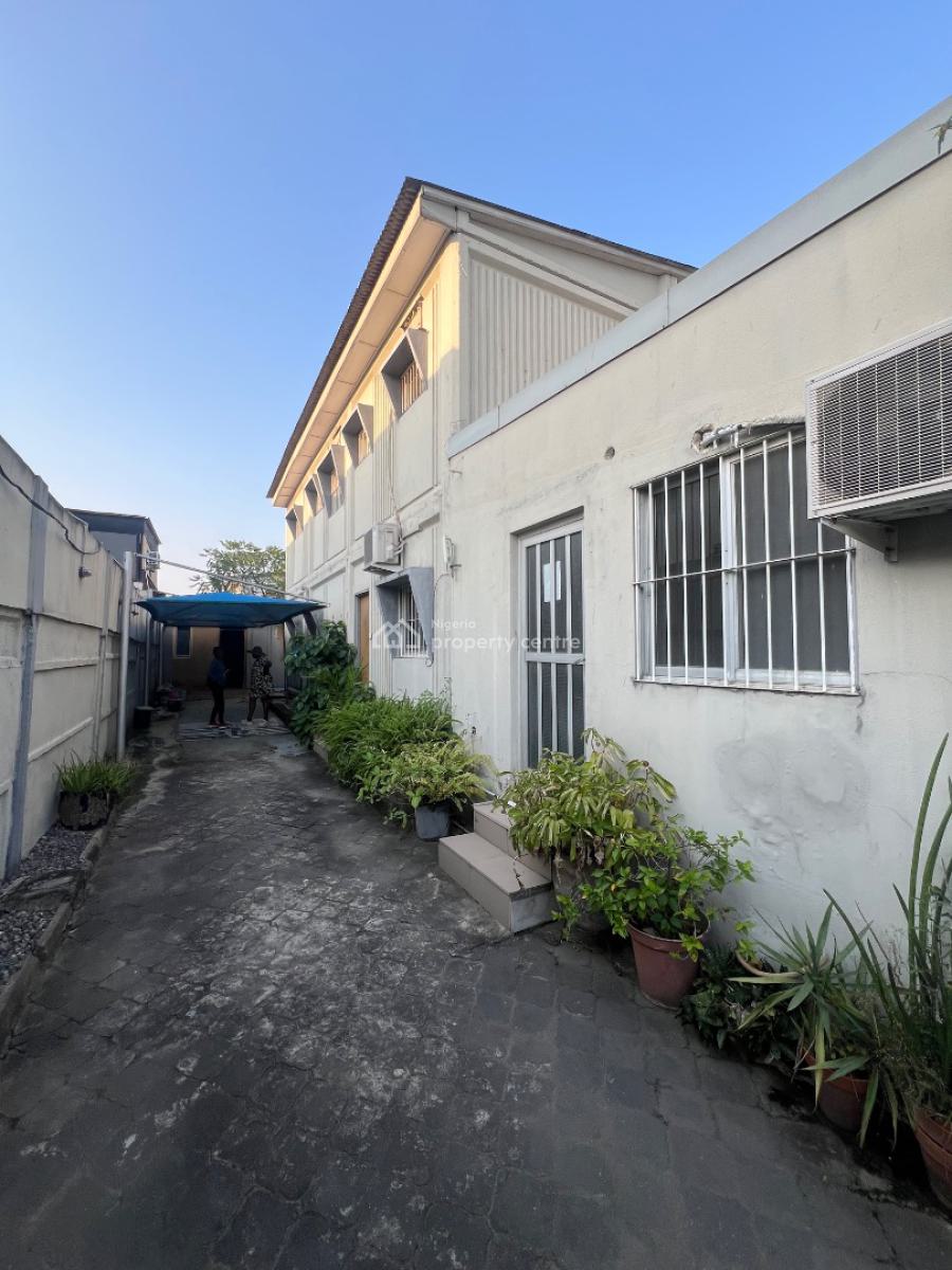 2-bedroom Bq, Dolphin Estate, Ikoyi, Lagos, Flat / Apartment for Rent