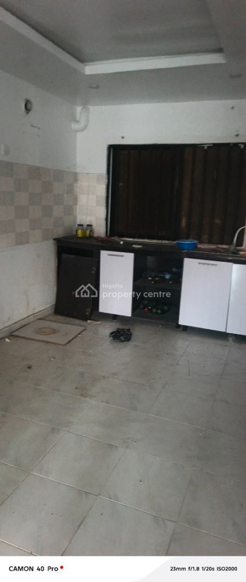 6 Units of 3 Bedroom Flats, New Road Bus Stop, Alpha Beach Road Lekki, Lekki, Lagos, Hotel / Guest House for Rent