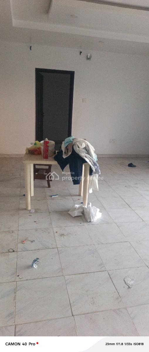 6 Units of 3 Bedroom Flats, New Road Bus Stop, Alpha Beach Road Lekki, Lekki, Lagos, Hotel / Guest House for Rent