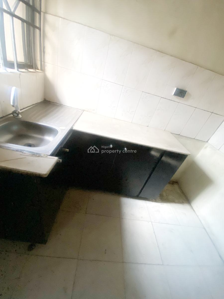 a Well Maintained Spacious 2 Bedroom Flat, Omole Phase 2, Ikeja, Lagos, Flat / Apartment for Rent