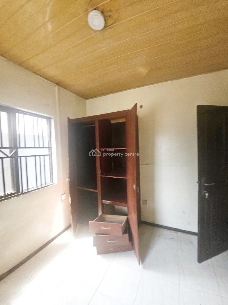 a Well Maintained Spacious 2 Bedroom Flat, Omole Phase 2, Ikeja, Lagos, Flat / Apartment for Rent