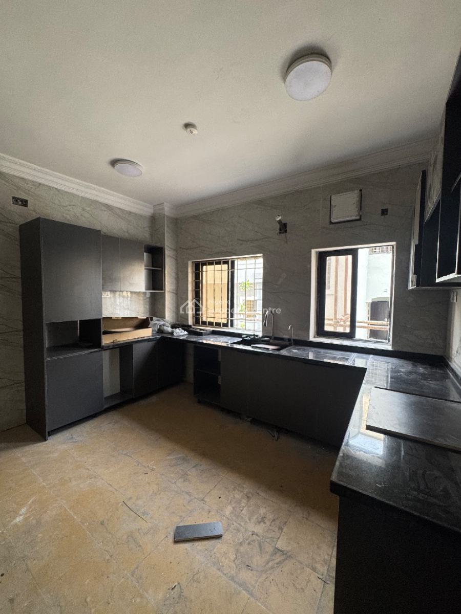 Fully Serviced 3 Bedroom Apartment with Bq, Pool and Elevator, Lekki Phase 1, Lekki, Lagos, Flat / Apartment for Rent