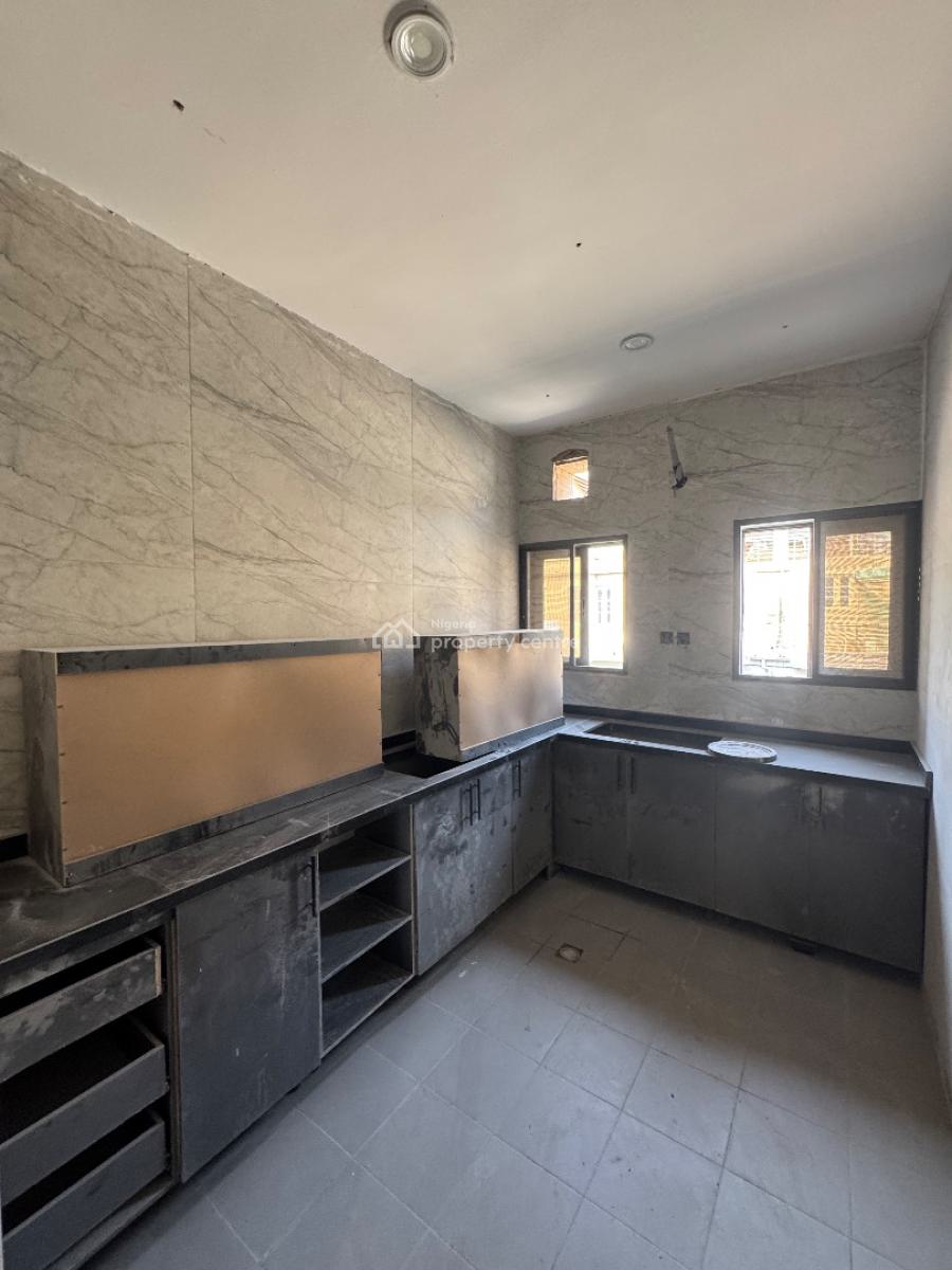 Fully Serviced 3 Bedroom Apartment with Pool, Lekki Phase 1, Lekki, Lagos, Flat / Apartment for Rent