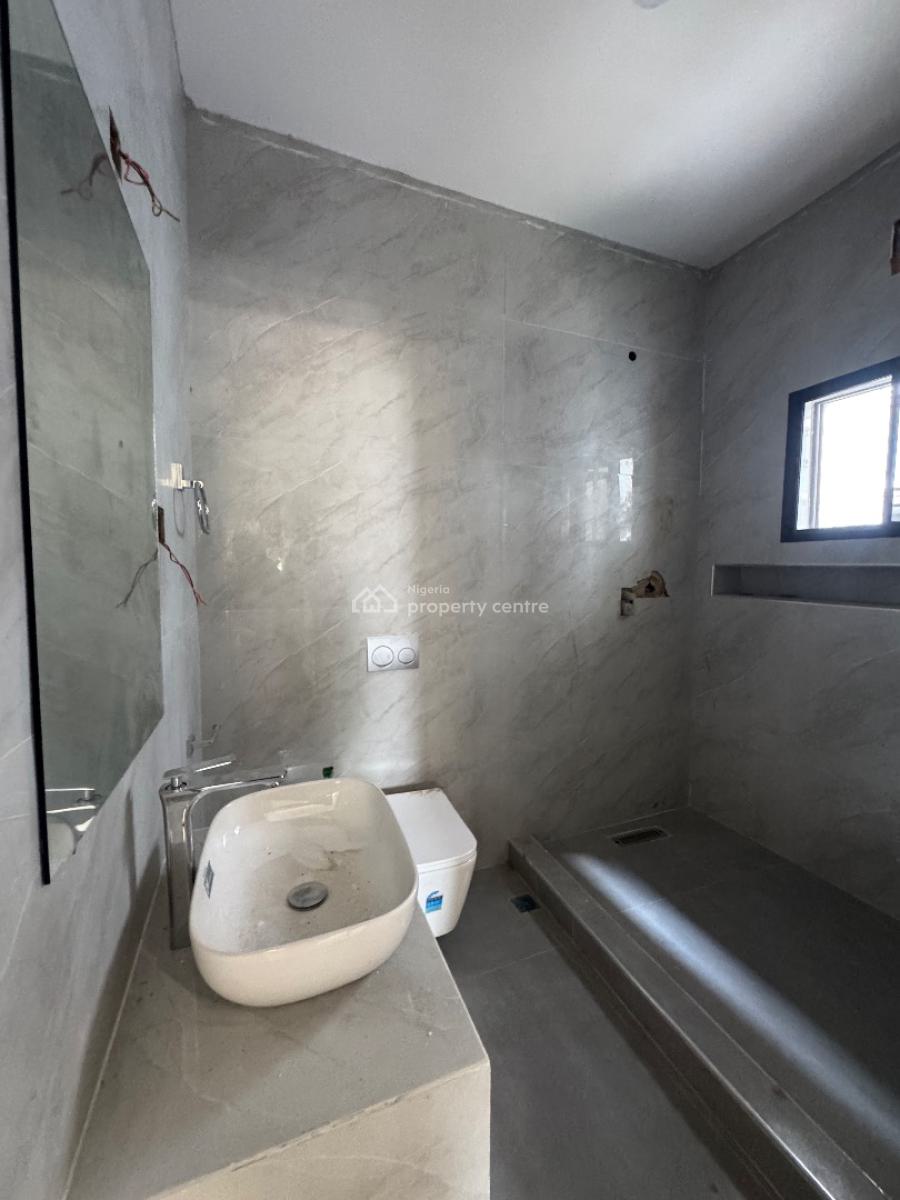 Fully Serviced 3 Bedroom Apartment with Pool, Lekki Phase 1, Lekki, Lagos, Flat / Apartment for Rent