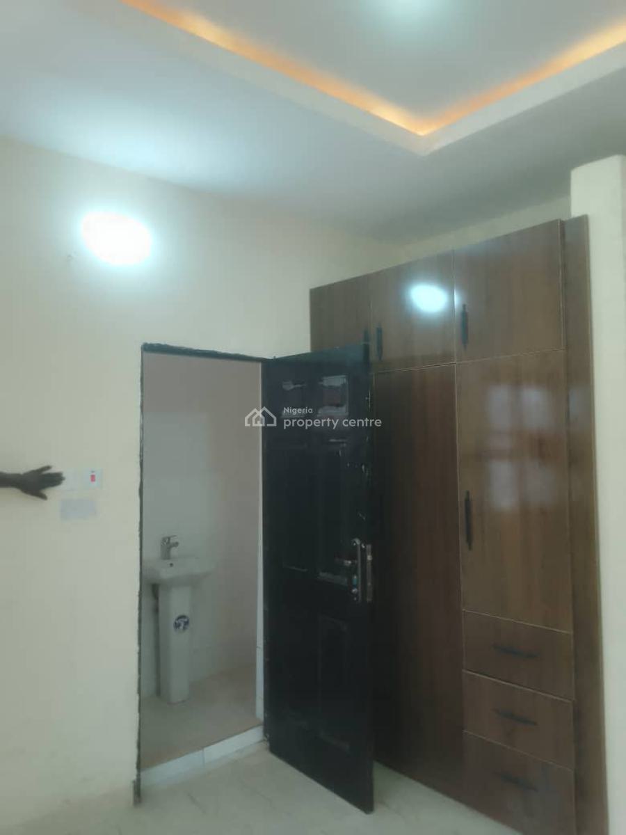 Super Sharp 2 Bedrooms Flat for 4.5m, Apo Resettlement, Apo, Abuja, Flat / Apartment for Rent