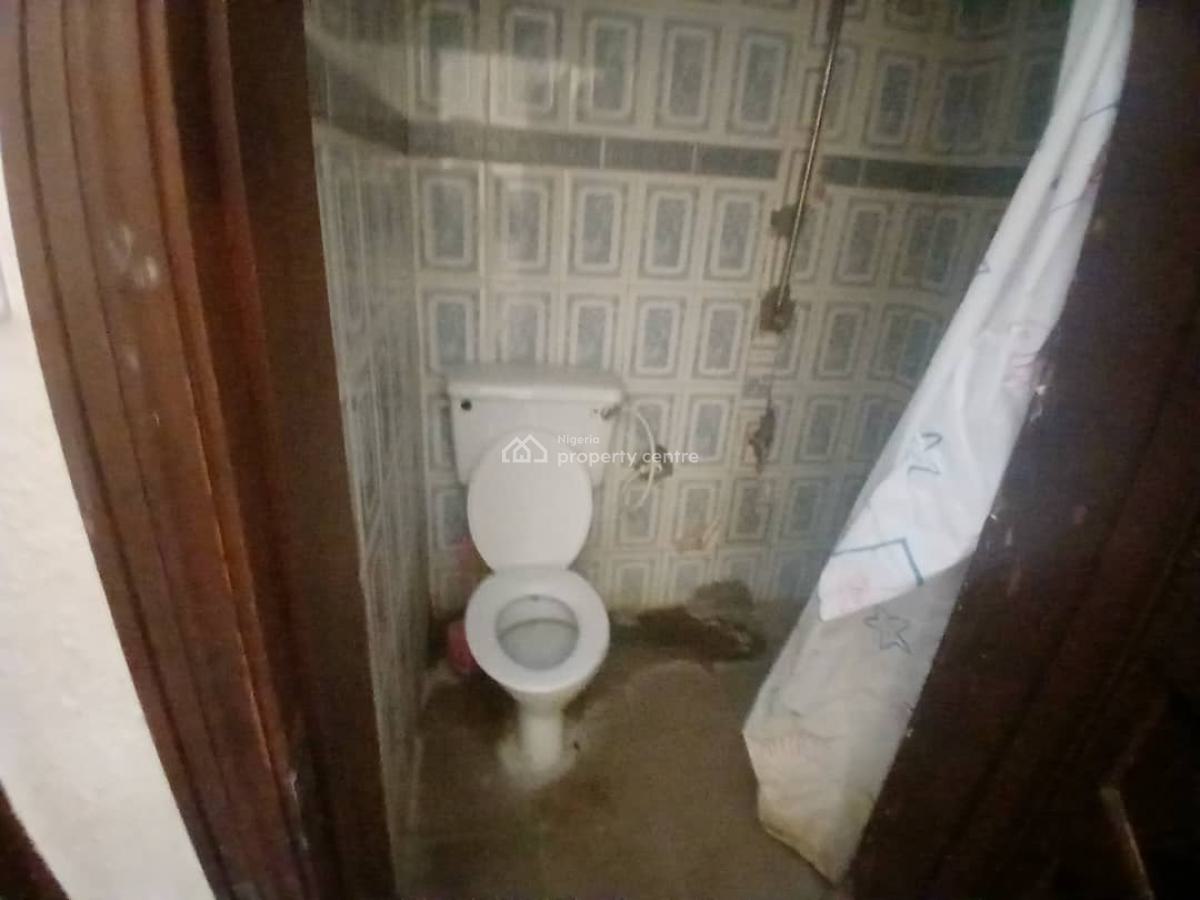 Self-contained on The Ground Floor, Lekki Phase 1, Lekki, Lagos, Self Contain (single Rooms) for Sale