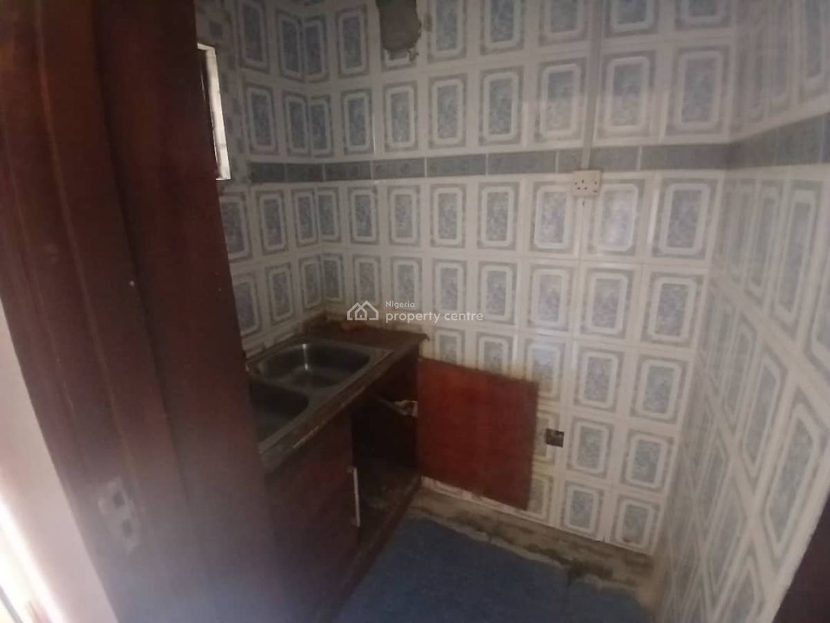 Self-contained on The Ground Floor, Lekki Phase 1, Lekki, Lagos, Self Contain (single Rooms) for Sale