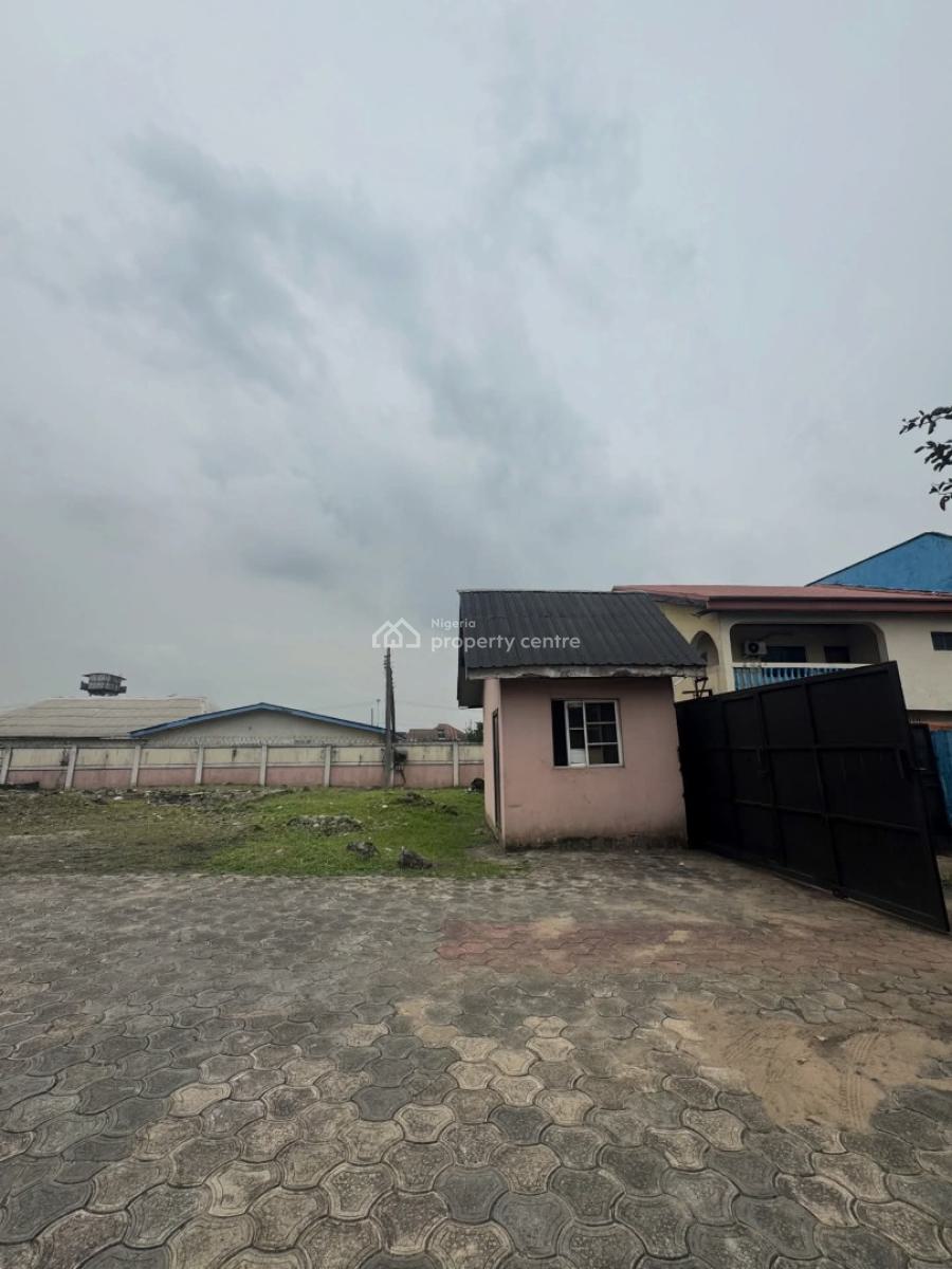 Modern 4 Units of 1 Bedroom & 4 Units of 2 Bedroom, Woji Estate, Port Harcourt, Rivers, Block of Flats for Sale