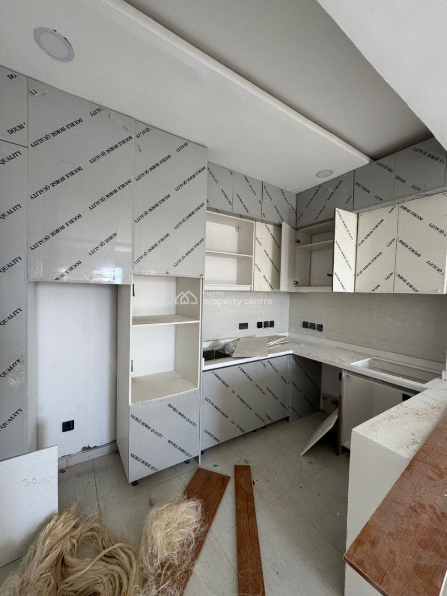 Fully Serviced Luxury 2 Bedroom Flats with Bq, Lekki Phase 1, Lekki, Lagos, Flat / Apartment for Sale