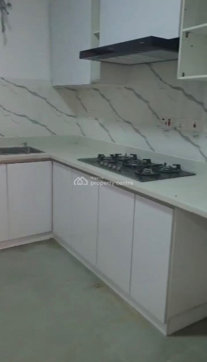 Newly Built 3 Bedroom Penthouse with Bq, Lekki Phase 1, Lekki, Lagos, Flat / Apartment for Rent
