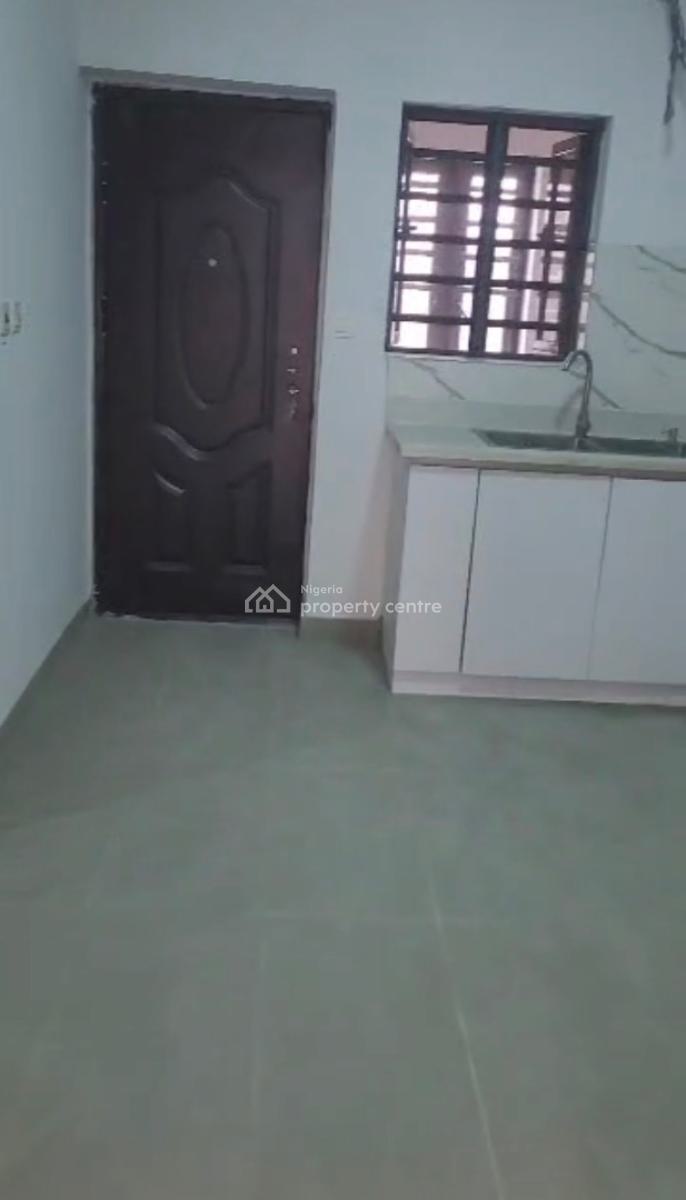 Newly Built 3 Bedroom Penthouse with Bq, Lekki Phase 1, Lekki, Lagos, Flat / Apartment for Rent