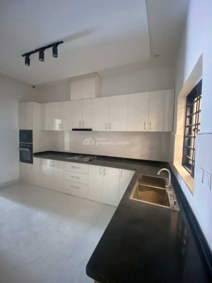 Luxury Spacious 4bed with Bq, Constant Light, Gud Rdin a  Secured Est, Beside Emrald Estate, Mobile Road Ilaje, Lekki, Lagos, Semi-detached Duplex for Sale