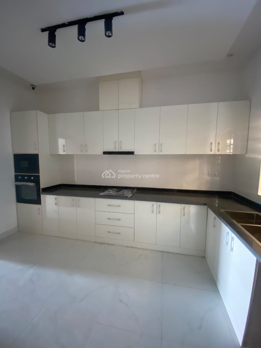 Luxury Spacious 4bed with Bq, Constant Light, Gud Rdin a  Secured Est, Beside Emrald Estate, Mobile Road Ilaje, Lekki, Lagos, Semi-detached Duplex for Sale