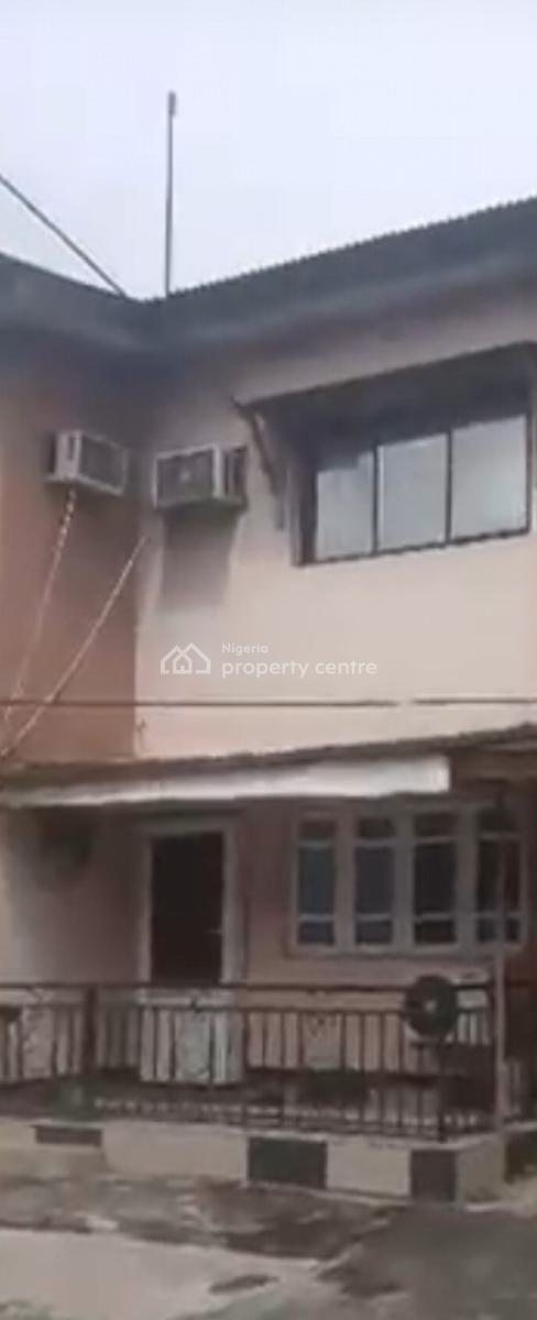 a Vacant 4 Bedroom Apartment in Alapere.  Location: Alapere Housing Es, Alapere Housing Estate Alapere.  Title: Deed of Assignment, Alapere, Ketu, Lagos, Semi-detached Duplex for Sale