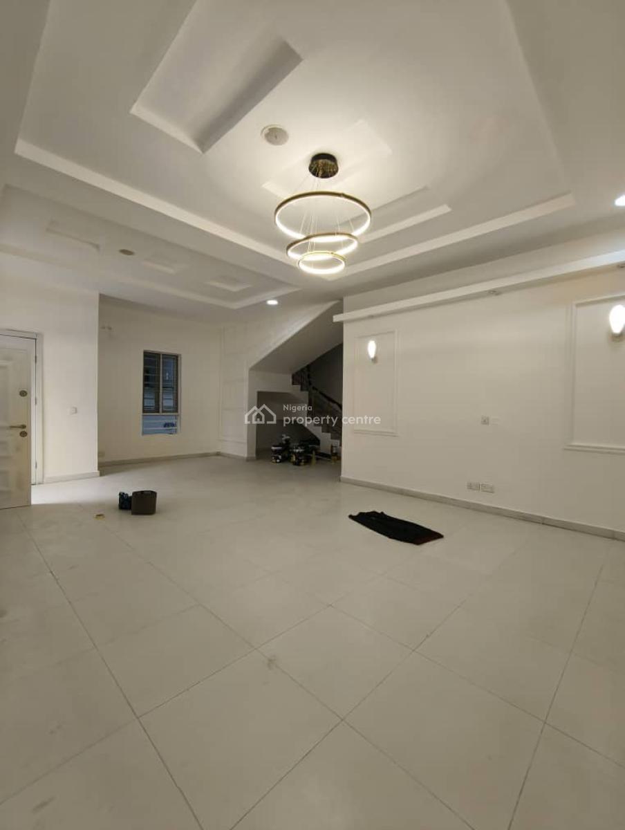This Beautiful 5 Bedroom Detached, Chevron Lekki, Lekki, Lagos, Detached Duplex for Rent
