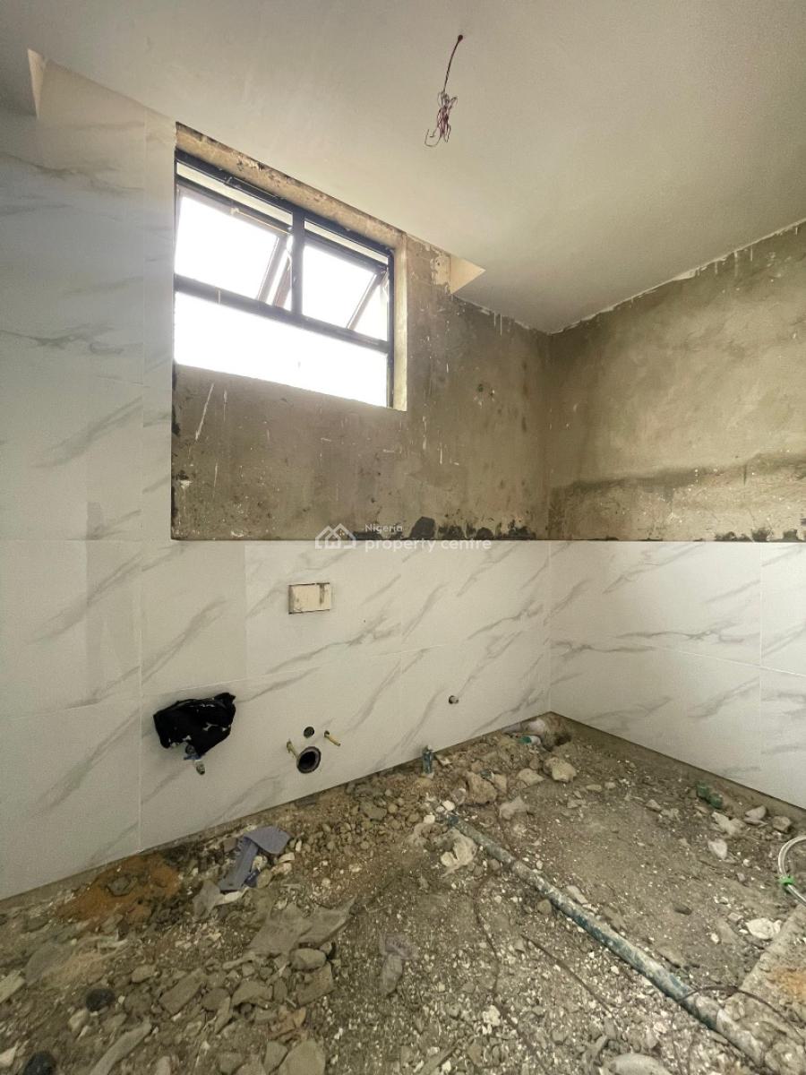Well Built 4 Bedroom Terraced Duplex with Bq in a Secure Location, Lekki Phase 1, Lekki, Lagos, House for Sale