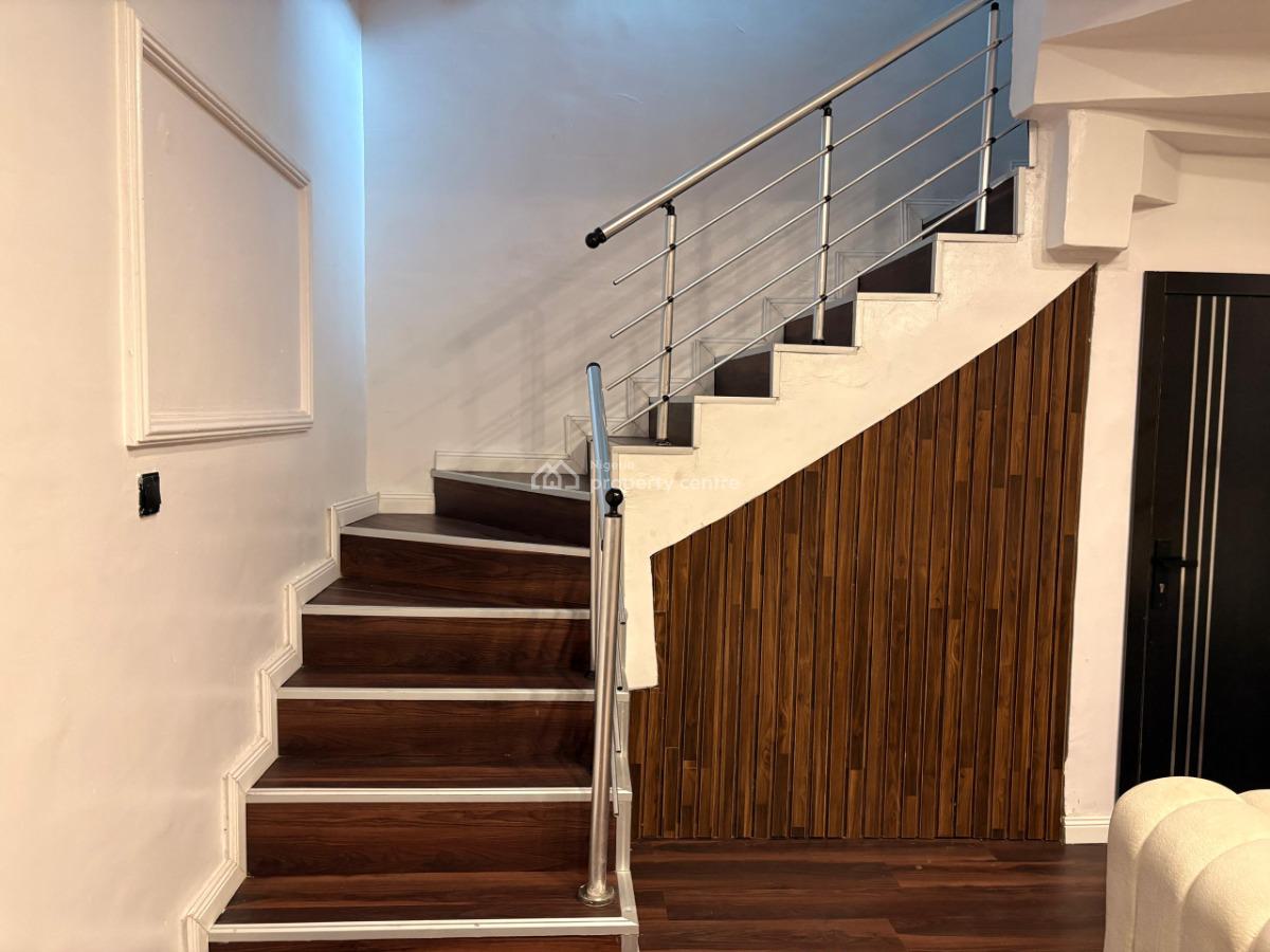 Family Vacation Home, Road 32 Ikota Villa Estate, Ikota, Lekki, Lagos, Terraced Duplex Short Let