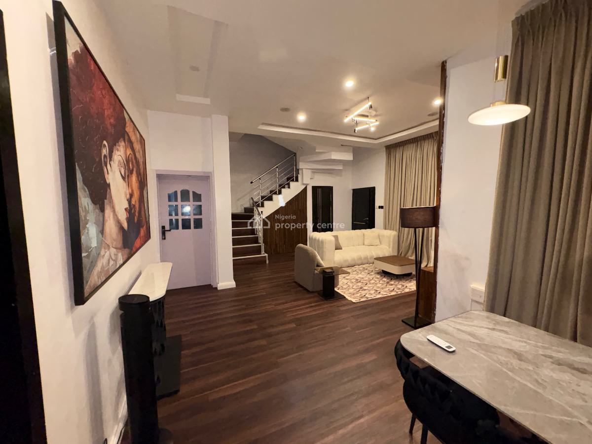 Family Vacation Home, Road 32 Ikota Villa Estate, Ikota, Lekki, Lagos, Terraced Duplex Short Let