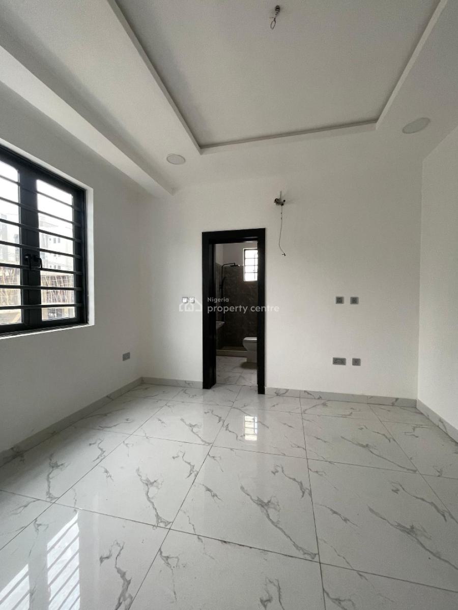 Contemporary 2 Bedroom Apartment Bedroom in a Serene Environment, Lekki Phase 1, Lekki, Lagos, Flat / Apartment for Sale