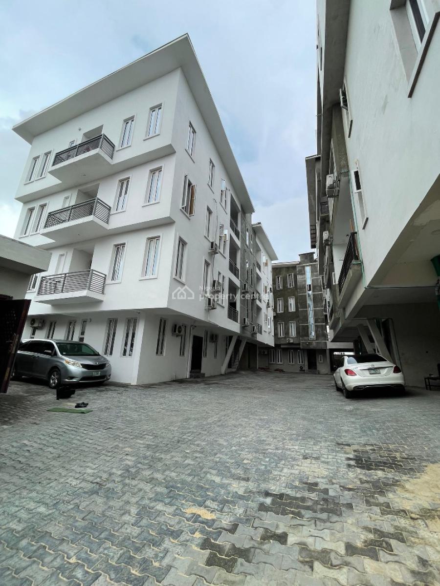 Exquisite 5bedroom Maisonette  with Bq and Study a Secure Axis, Lekki Phase 1, Lekki, Lagos, Flat / Apartment for Sale