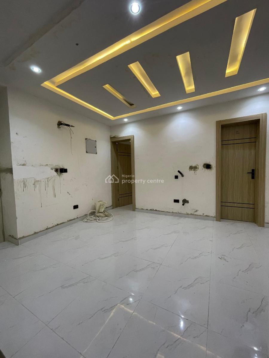 Exquisite 5bedroom Maisonette  with Bq and Study a Secure Axis, Lekki Phase 1, Lekki, Lagos, Flat / Apartment for Sale