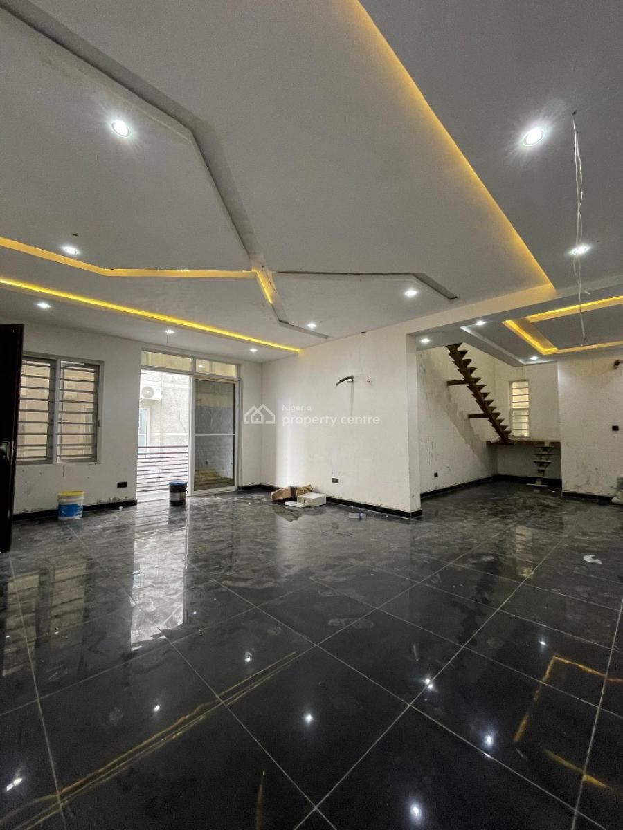 Exquisite 5bedroom Maisonette  with Bq and Study a Secure Axis, Lekki Phase 1, Lekki, Lagos, Flat / Apartment for Sale