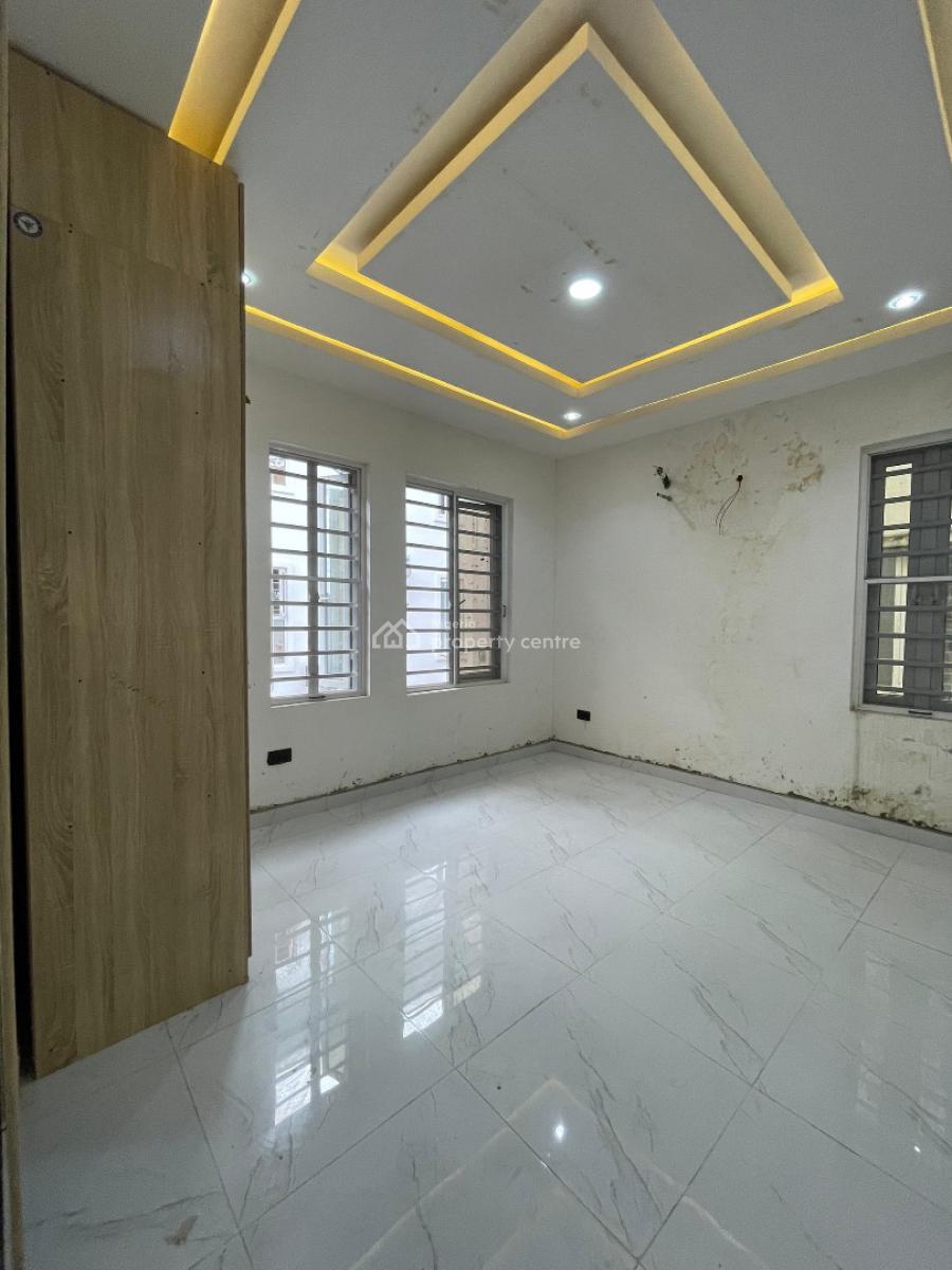 Exquisite 5bedroom Maisonette  with Bq and Study a Secure Axis, Lekki Phase 1, Lekki, Lagos, Flat / Apartment for Sale