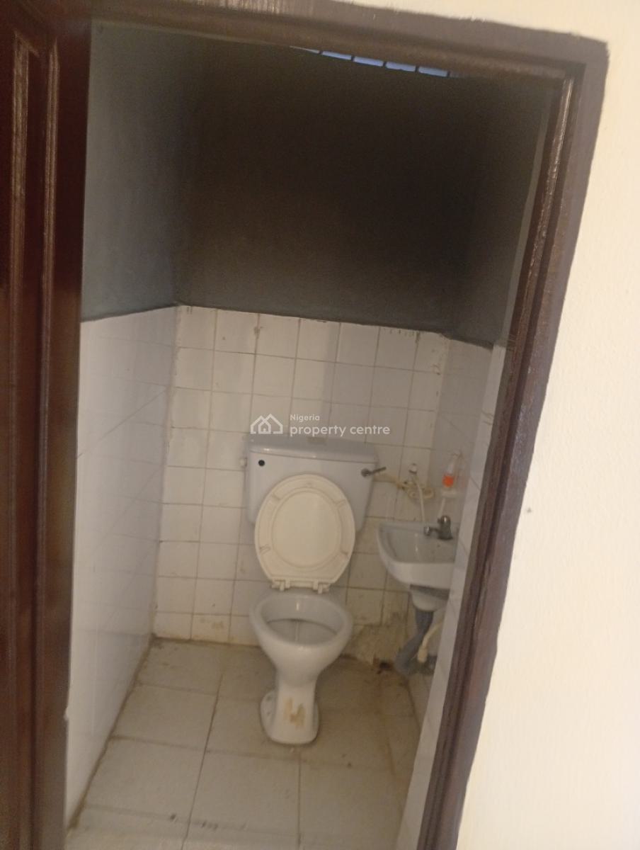 a Decent Spacious Renovated 3bedroom with Modern Facilities, All Tiles, in Secured Unity Estate Egbeda Alimosho, Egbeda, Alimosho, Lagos, Flat / Apartment for Rent