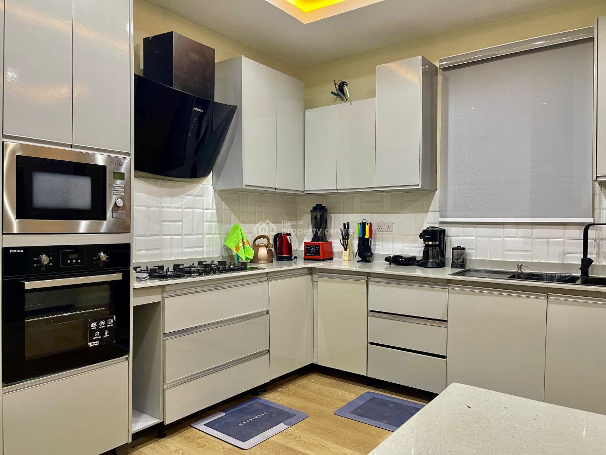 Exquisite 3 Br Maisonette W/ Cinema & Pool, Kunle Ogunba Street, Lekki Phase 1, Lekki, Lagos, Flat / Apartment Short Let