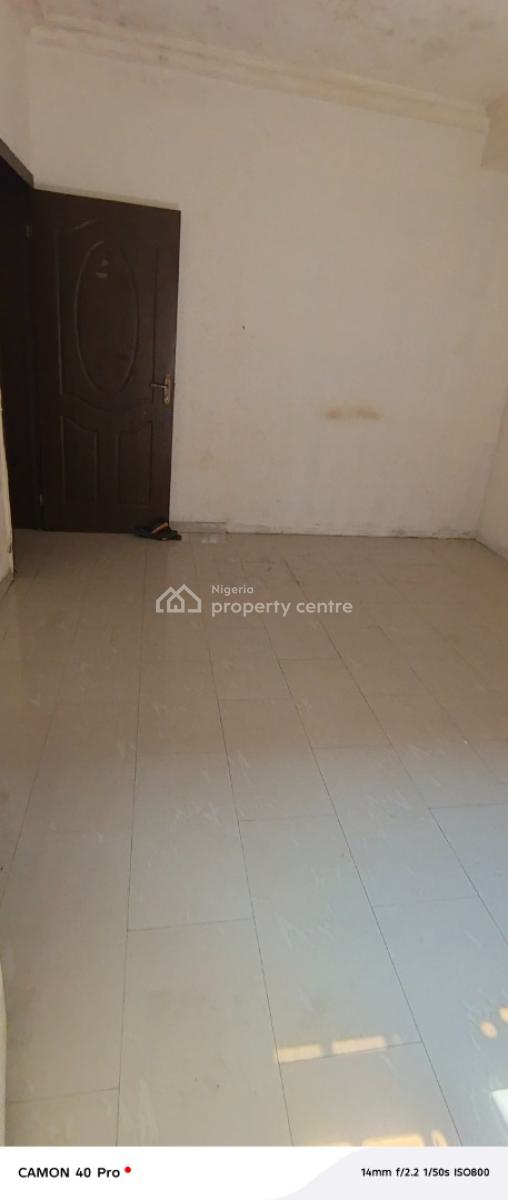 Single Room Self-contain, Opp Gtb Bank By The Entrance, Lekki Phase 1, Lekki, Lagos, Self Contain (single Rooms) for Rent