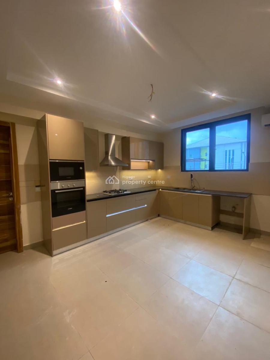 Stunning 3 Bedroom Apartment with a Gym,elevator and Pool, Lekki Phase 1, Lekki, Lagos, Flat / Apartment for Sale