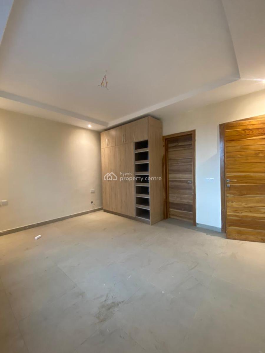 Stunning 3 Bedroom Apartment with a Gym,elevator and Pool, Lekki Phase 1, Lekki, Lagos, Flat / Apartment for Sale