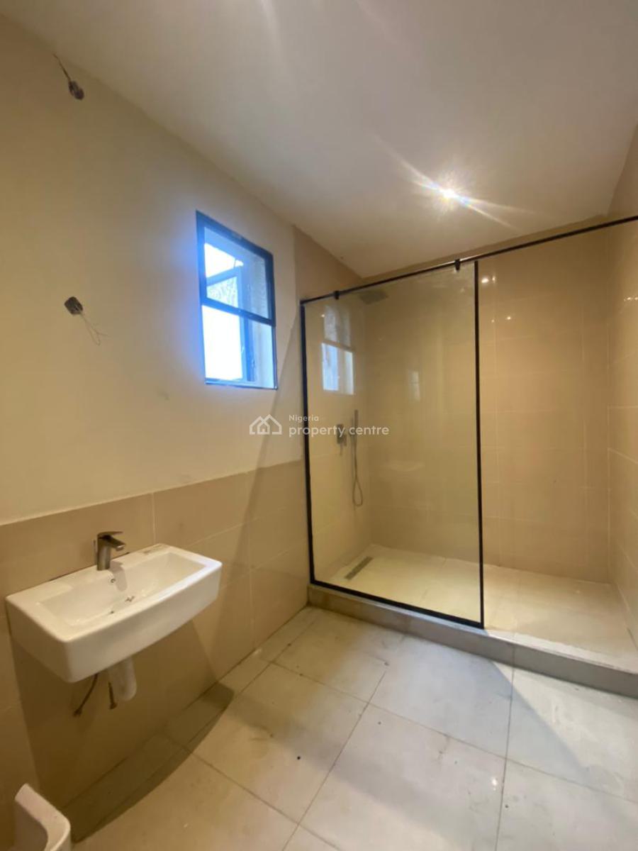 Stunning 3 Bedroom Apartment with a Gym,elevator and Pool, Lekki Phase 1, Lekki, Lagos, Flat / Apartment for Sale