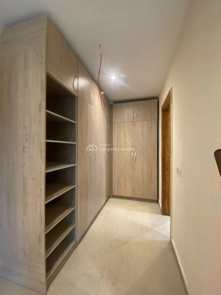 Stunning 3 Bedroom Apartment with a Gym,elevator and Pool, Lekki Phase 1, Lekki, Lagos, Flat / Apartment for Sale