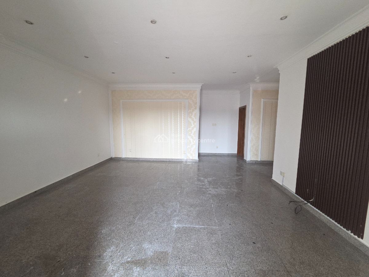 a Serviced & Neatly Maintained 2 Bedroom  Apartment, Lekki Phase 1, Lekki, Lagos, Flat / Apartment for Rent