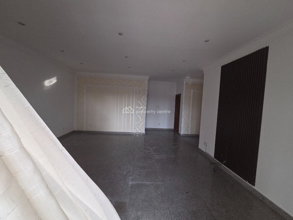 a Serviced & Neatly Maintained 2 Bedroom  Apartment, Lekki Phase 1, Lekki, Lagos, Flat / Apartment for Rent