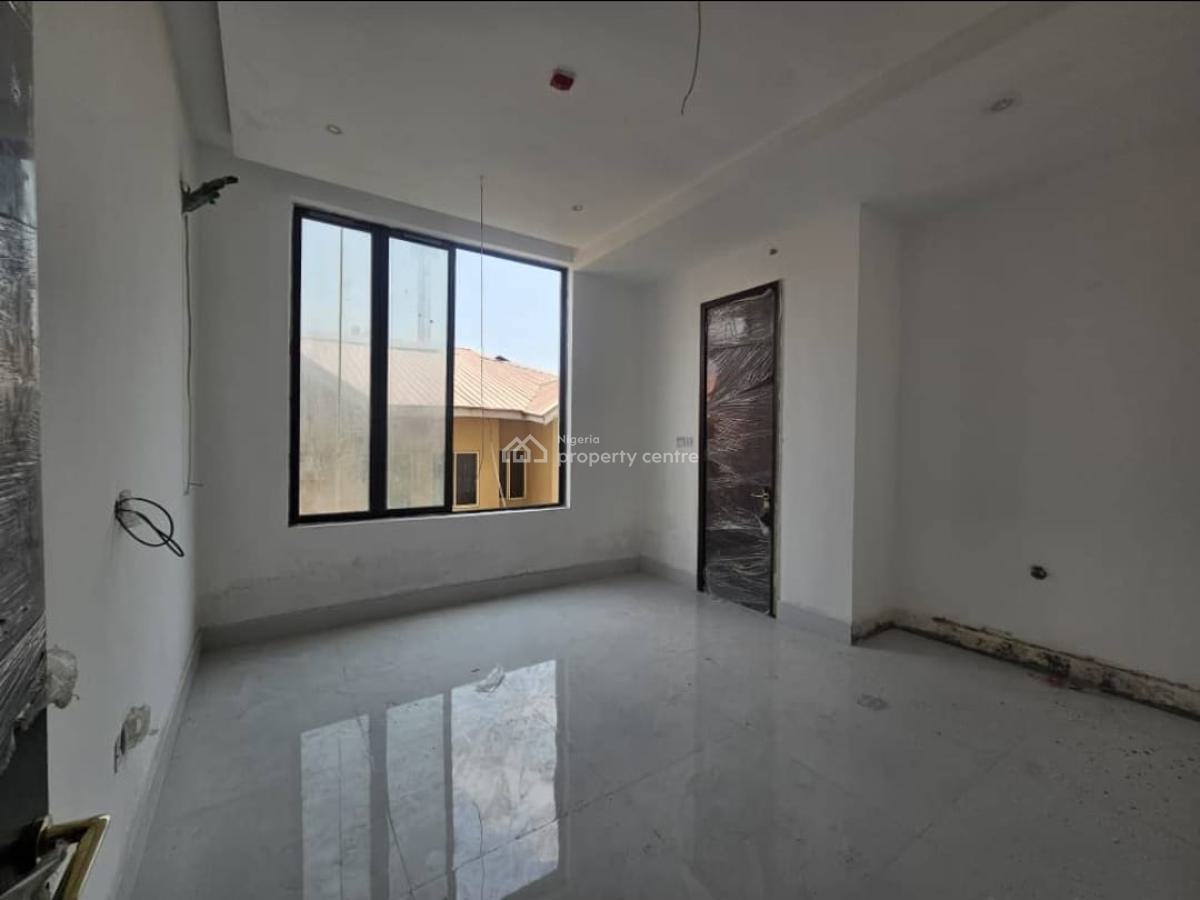 Brand New 3 Bedroom Penthouse with Bq, Elevator, Swimming Pool, Gym. Etc, Off Admiralty Road, Lekki Phase 1, Lekki, Lagos, Flat / Apartment for Sale