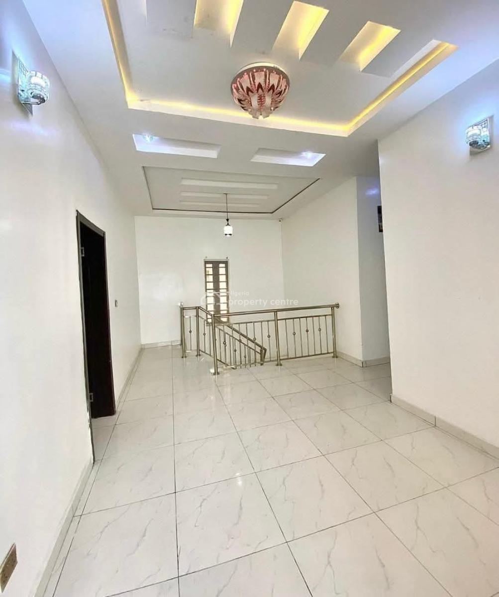 Distress Spacious 4 Bedroom Duplex, Gated and Secured Area, Thomas Estate, Ajah, Lagos, Detached Duplex for Sale