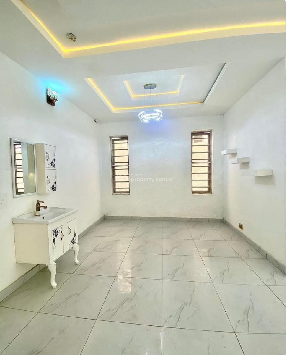 Distress Spacious 4 Bedroom Duplex, Gated and Secured Area, Thomas Estate, Ajah, Lagos, Detached Duplex for Sale