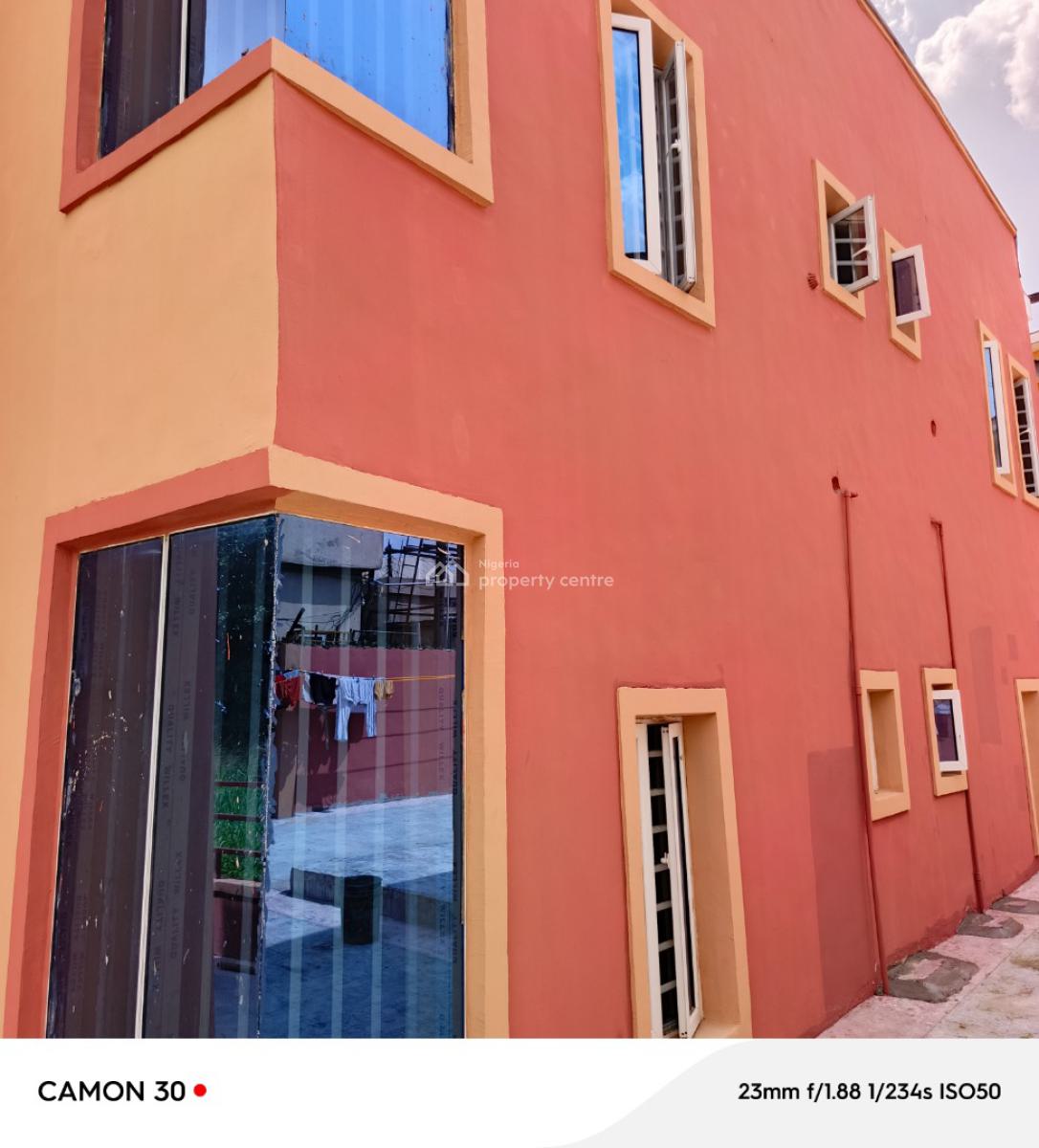 Give Away 2 Bedroom Flat in Jakande Estate, Not Far From B Stop, Isolo, Lagos, Flat / Apartment for Rent