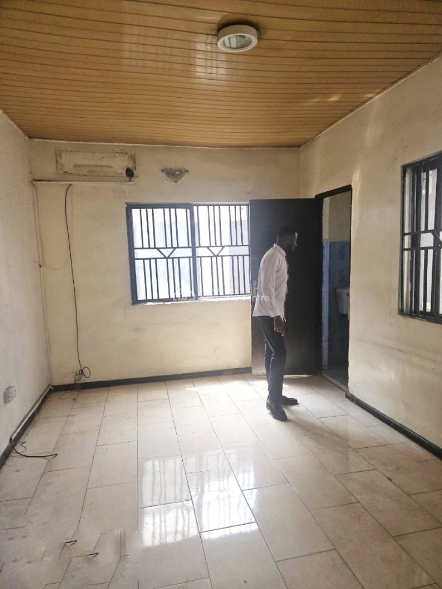 Luxury 2 Bedroom Apartment, Omole Phase 2, Ikeja, Lagos, Flat / Apartment for Rent